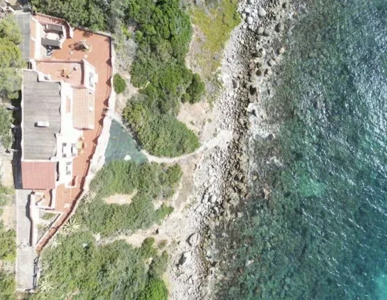 Villa fronte mare con accesso privato — Costa tirrenica